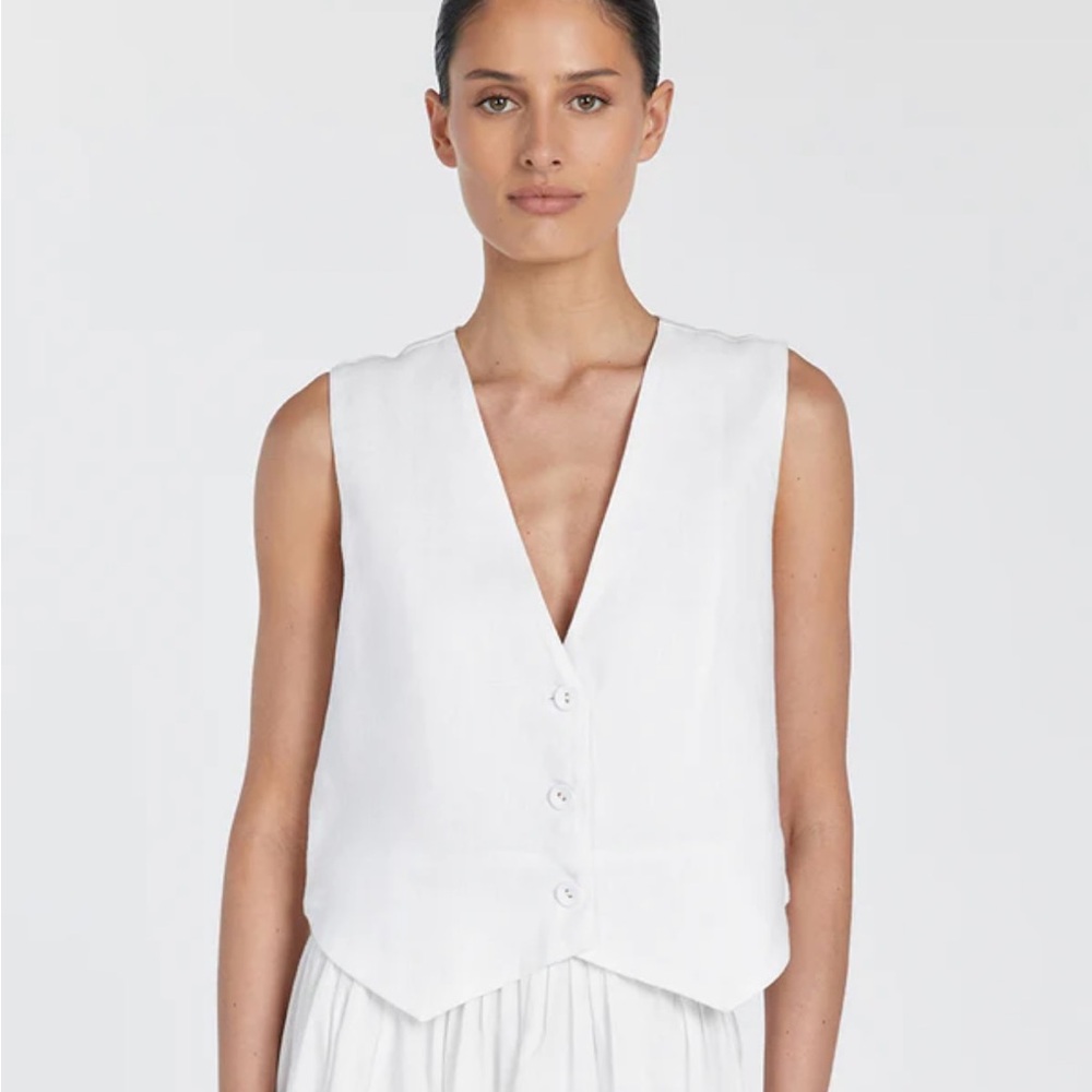 White Sleeveless Button-Up Vest
